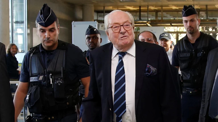 Ηρθη η ασυλία του Ζαν-Μαρί Λεπέν για υποκίνηση ρατσιστικού μίσους