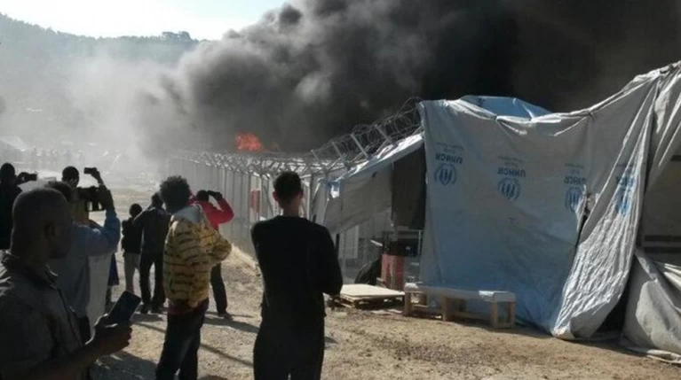 Ντόμινο εξεγέρσεων στα hotspots των νησιών φοβάται η ΕΛΑΣ