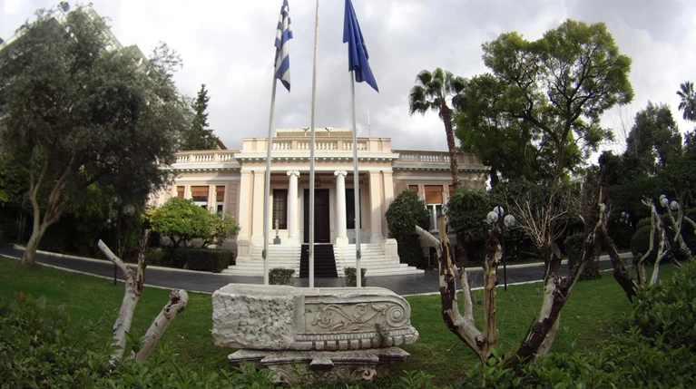 Εσπειραν... Πολύδωρα και θερίζουν θύελλες από όλα τα κόμματα