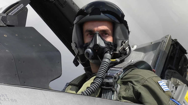 Το βίντεο μέσα από το κόκπιτ του F16 της ομάδας Ζευς