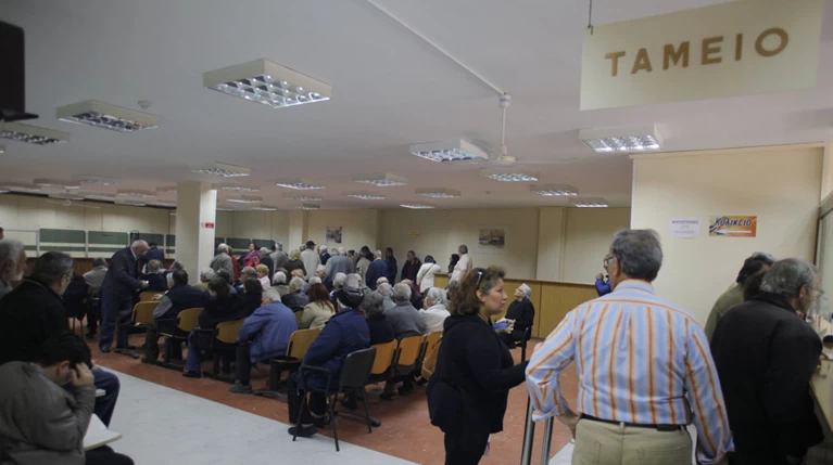 Εφιάλτης η Εφορία για επιπλέον 8 δισ. μέχρι το τέλος της χρονιάς