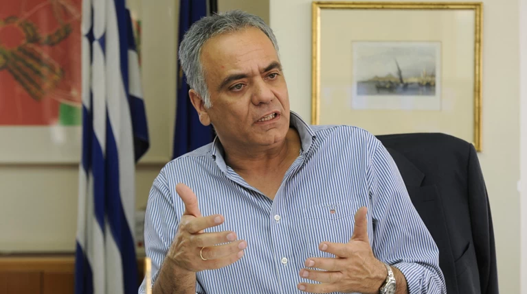 Τι απαντά ο Σκουρλέτης για τις μονιμοποιήσεις συμβασιούχων