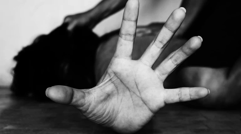 Σοκ στη Σουηδία: Μετέδιδαν τον βιασμό γυναίκας μέσω Facebook