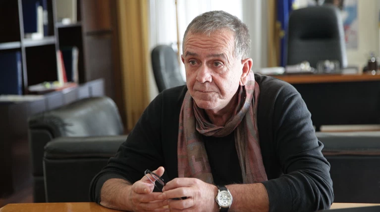 Moυζάλας στη Welt: Η ευθύνη στις Βρυξέλλες για τους πρόσφυγες
