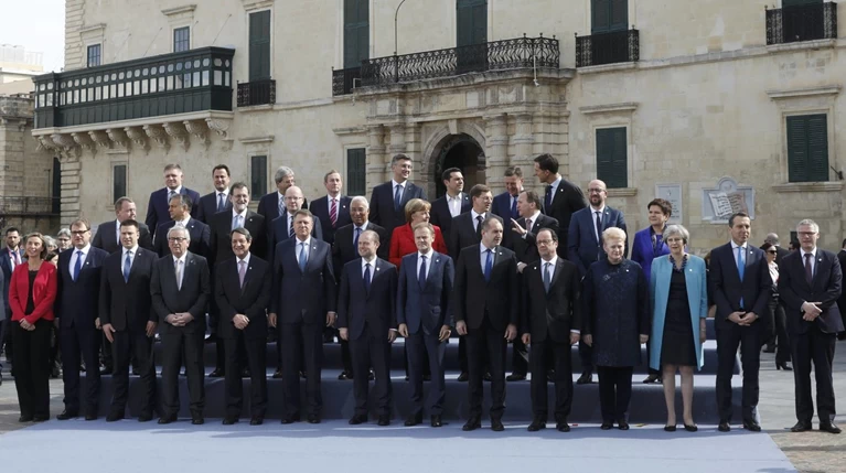 Κοινό μέτωπο Ευρώπης κατά Τραμπ: Θα υπερασπιστούμε τις αρχές μας