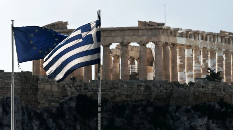 Guardian: Η Ελλάδα και πάλι μπροστά στην «τέλεια καταιγίδα»