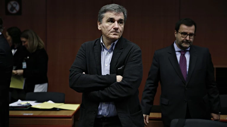Διαπραγμάτευση: Ποιος θα πληρώσει τα 50 δισ. ευρώ την επόμενη δεκαετία;
