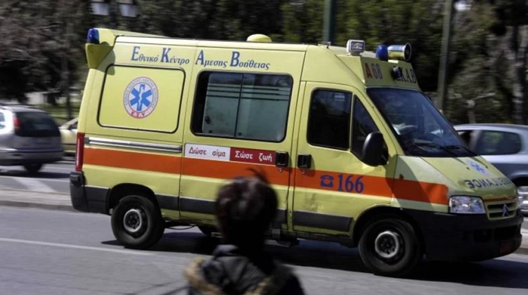 Στην εντατική ο 6χρονος που έπεσε από τον 4 οροφο πολυκατοικίας