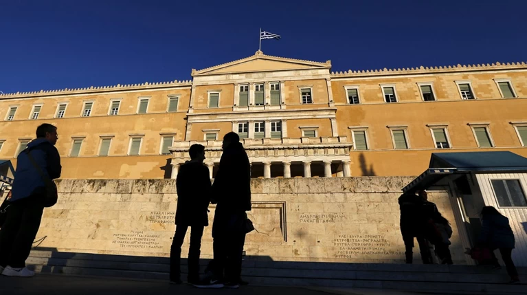 BofA: Η αξιολόγηση θα κλείσει όταν η Αθήνα ξεμείνει από χρήματα