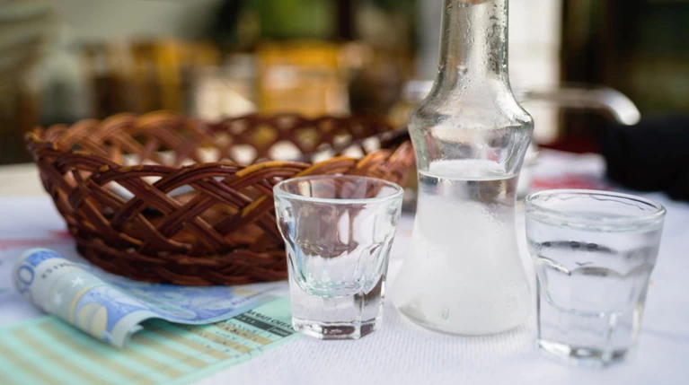 Παραπομπή της Ελλάδας στο Ευρωδικαστήριο για το τσίπουρο!