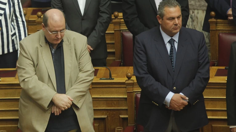Γενικευμένη «σύρραξη» Φίλη - Καμμένου τρέμει το Μαξίμου