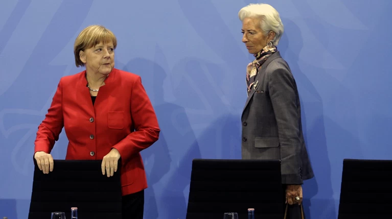 Le Monde: Στη συνάντηση Λαγκάρντ - Μέρκελ θα κριθεί το ελληνικό ζήτημα