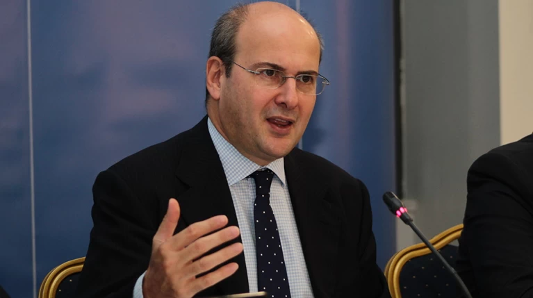 Χατζηδάκης: Πανηγυρίζουν κρύβοντας τον ελέφαντα στην ντουλάπα