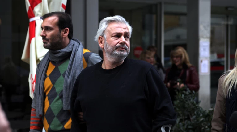 'Αρχισε η δίκη για το «Καρούζος- gate» , μάχη των πρώην συζύγων