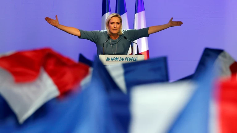 Γαλλία: Στη δίνη της ατζέντας Λεπέν για Frexit η προεκλογική περίοδος