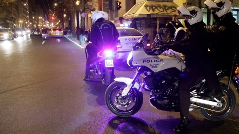 Επίθεση κουκουλοφόρων σε ιδιωτική κλινική στο Χαλάνδρι