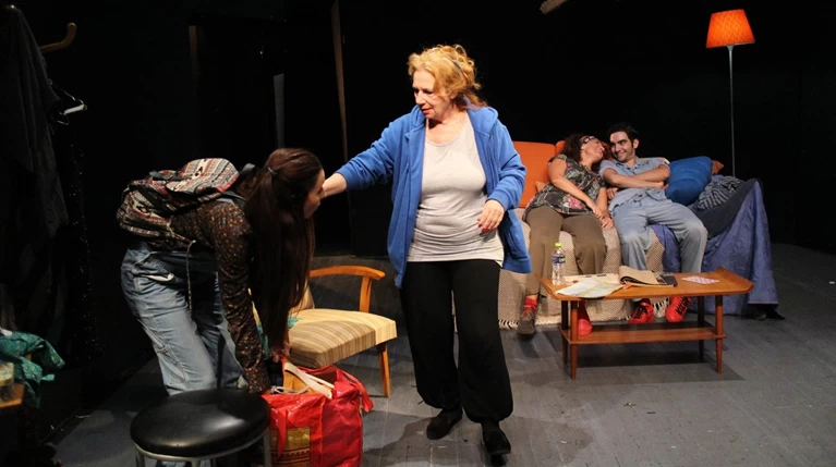 «Η παράλειψη της οικογένειας Κόλεμαν» επιστρέφει στο Θέατρο Οδ. Κεφαλληνίας