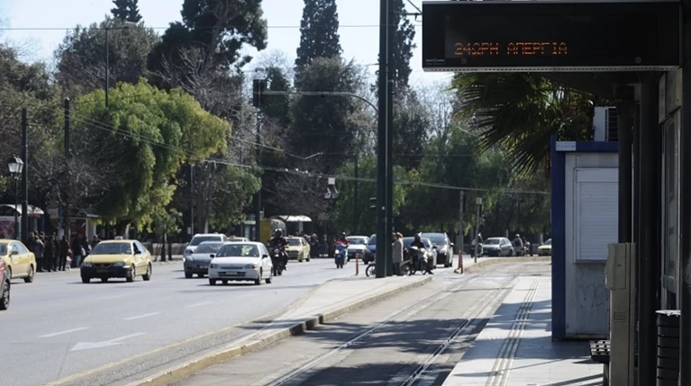 Χωρίς τραμ, ΗΣΑΠ και μετρό, κυκλοφοριακό κομφούζιο στην Αθήνα