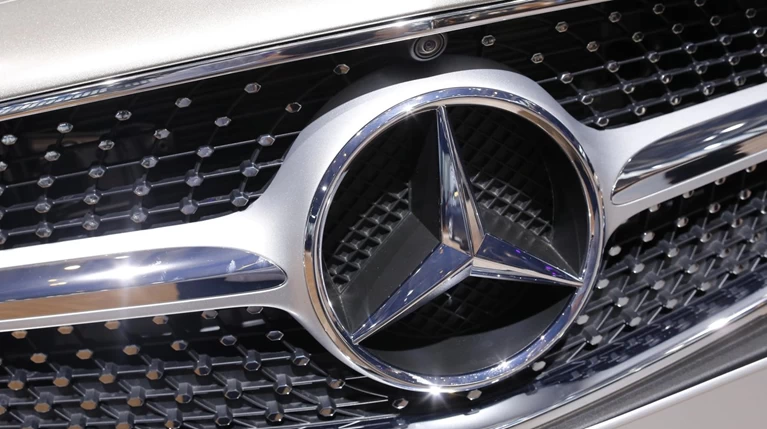Ανακαλούνται ένα εκατομμύριο Mercedes-Benz λόγω κινδύνου ανάφλεξης