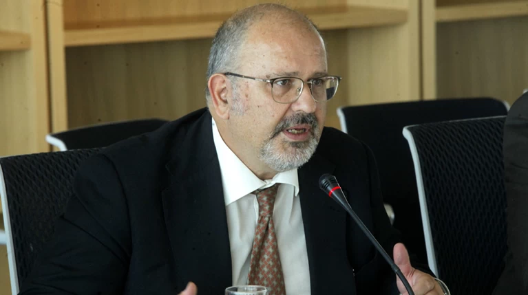 Ξυδάκης: Ξευτελισμένοι & μισογύνηδες οι δημοσιογράφοι,τραγική η ΕΡΤ