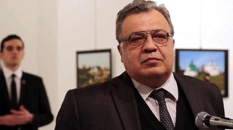 Τουρκία: Συνελήφθη Ρωσίδα που είχε σχέση με τον δολοφόνο του ρώσου πρέσβη