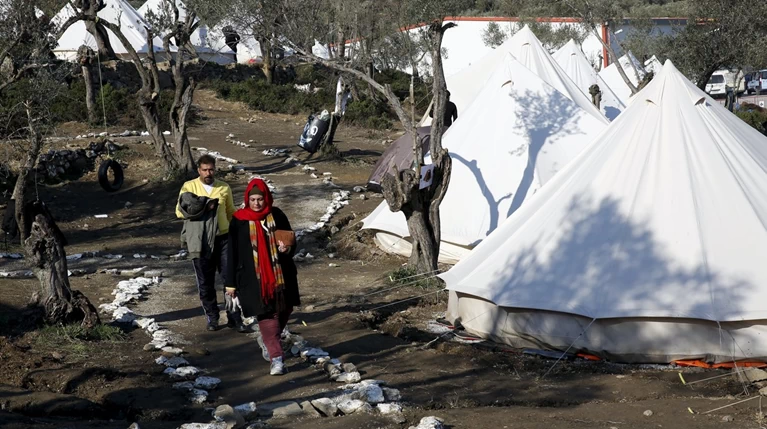 Guardian για προσφυγικό: Πού πήγαν τα λεφτά που πήραν οι Έλληνες;