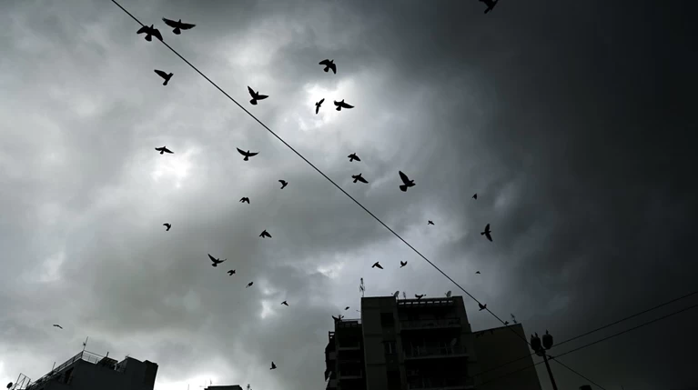 Βροχές, καταιγίδες και χιονιοπτώσεις στα ορεινά