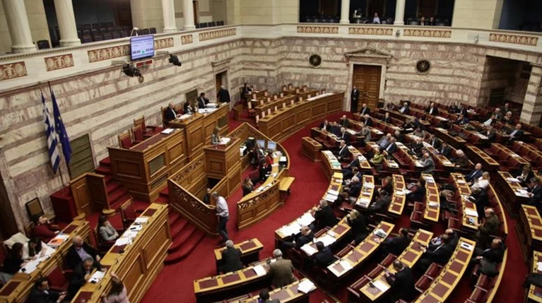 Στο αφορολόγητο οι δωρεές σε κόμματα και πολιτικούς