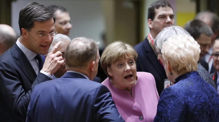 Welt: Μέρκελ και Ρούτε είχαν «τάξει» στον Ερντογάν 250.000 πρόσφυγες