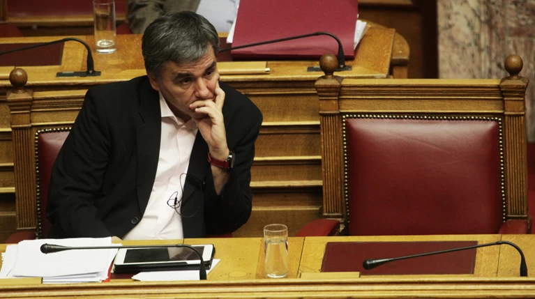 Στάση πληρωμών από το Δημόσιο για τα «εικονικά» πλεονάσματα