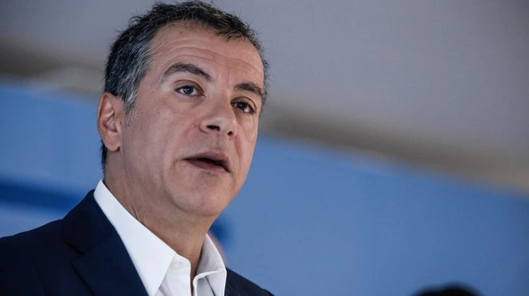 Θεοδωράκης: Δεν με ενδιαφέρει να επιβιώσω ως δεκανίκι άλλου αρχηγού