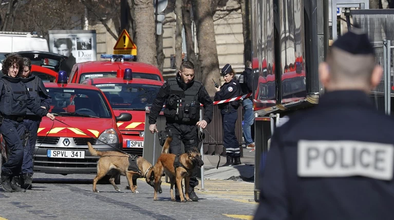 Πυροβολισμοί σε σχολείο στη Γαλλία, δύο τραυματίες, συνελήφθη 17χρονος