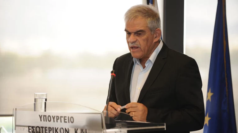 Τόσκας: Ίδια η πηγή των δύο τρομοδεμάτων, σύναντηση με Κικίλια