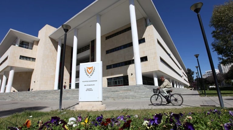 'Ενα βήμα από την ένταξη στο QE της ΕΚΤ η Κύπρος