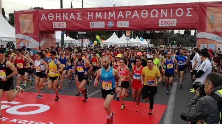 6ος Ημιμαραθώνιος: 21.000 Αθηναίοι έτρεξαν με σύμμαχο τον καλό καιρό