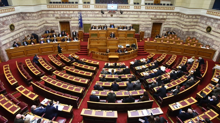 Πυρ ομαδόν από αντιπολίτευση κατά της κυβέρνησης για το Eurogroup