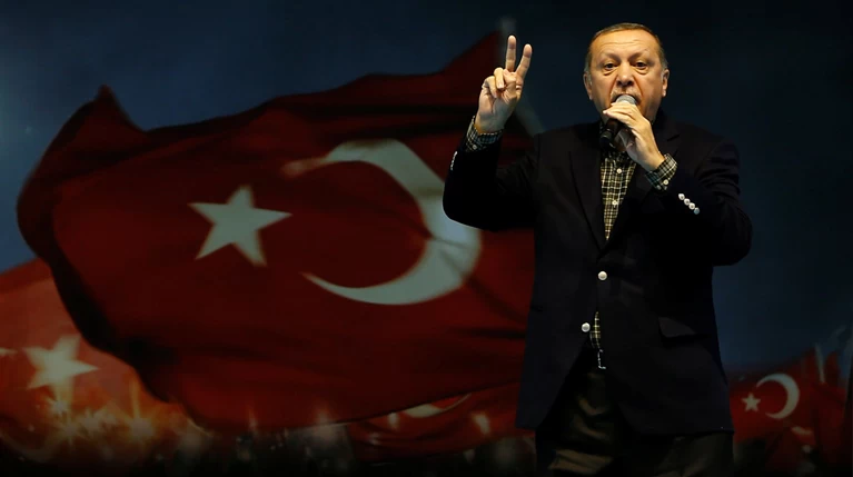 Ερντογάν σε Ευρωπαίους: Θα φοβάστε να περπατήσετε στο δρόμο