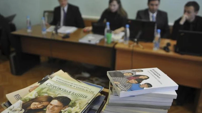 Ρωσία: Εκτός νόμου οι Μάρτυρες του Ιεχωβά