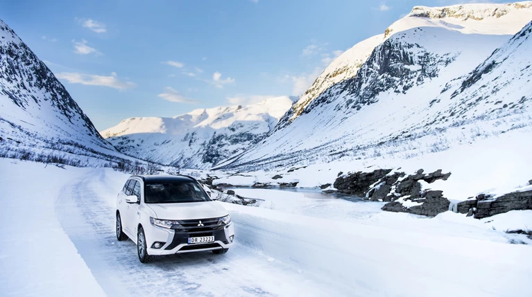 Οι Νορβηγοί είναι ερωτευμένοι με το Mitsubishi Outlander PHEV