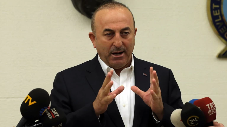 Τσαβούσογλου: Χωρίς διαβατήριο οι ρώσοι πολίτες στην Τουρκία
