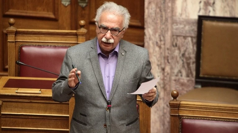 Καταργείται ως "αναχρονιστικό μέτρο" η διαγωγή στα σχολεία