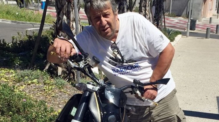 Πέθανε ο φωτογράφος της βρετανικής Mirror Γιάννης Αλευρογιάννης