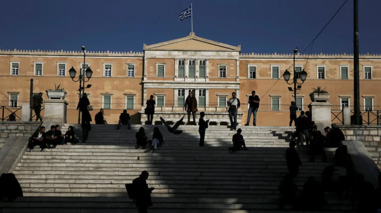 Πλεονάσματα - μαμούθ έως 5,6% προβλέπει το νέο Μεσοπρόθεσμο