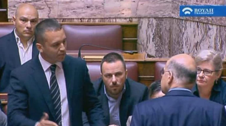 Βουλή: Ποια «ποινή» περιμένει τον Κασιδιάρη για την αθλιότητα