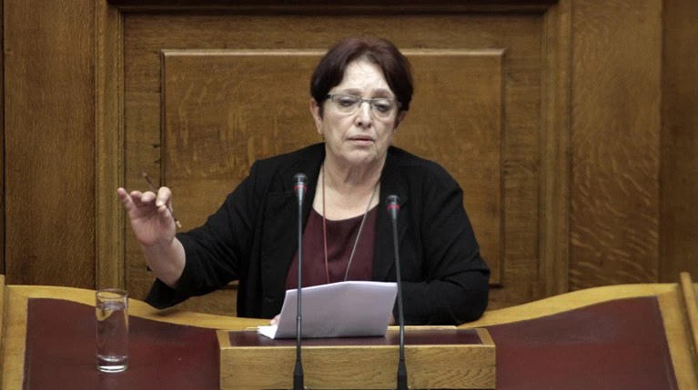 Παπαρήγα: Τα αντίμετρα θυμίζουν τη φάρσα με τα μακαρονόδεντρα
