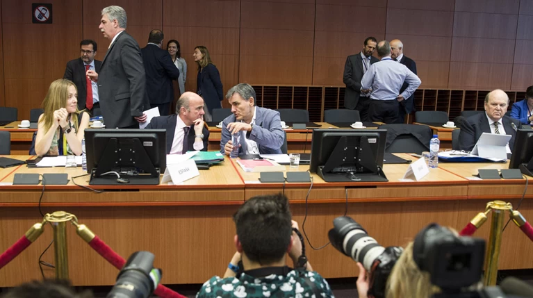 Δύο σενάρια στο τραπέζι του Eurogroup για χρέος και πλεόνασμα