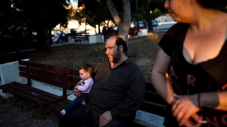 Reuters: Η φτώχεια δοκιμάζει τις ελληνικές οικογένειες στην κρίση