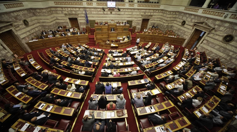 28 βουλευτές του ΣΥΡΙΖΑ ζητούν να "ξεψηφίσουν" αυτό που ψήφισαν
