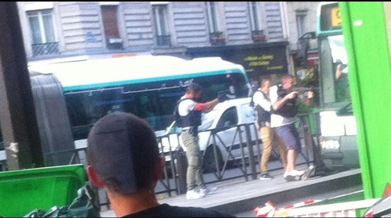 Συναγερμός στο Παρίσι για βόμβα σε αστικό λεωφορείο