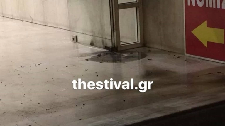 Θεσσαλονίκη: Επίθεση με μολοτοφ στα γραφεία του ΣΥΡΙΖΑ